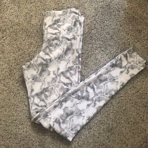 White and black high waisted onzie leggings s/m